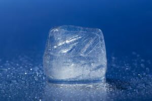 how long does ice cube take to freeze