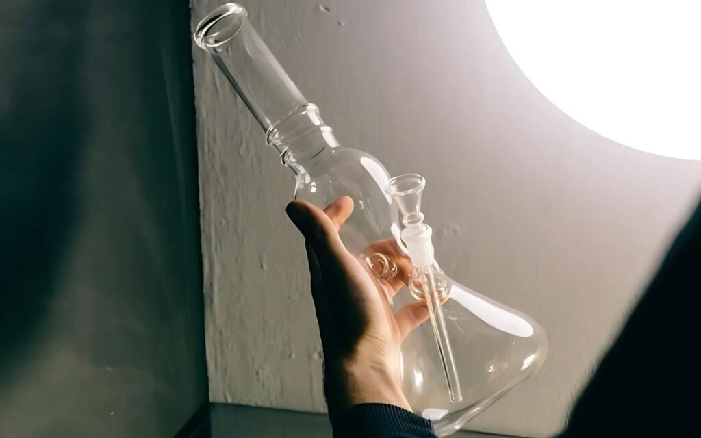 how to clean a bong