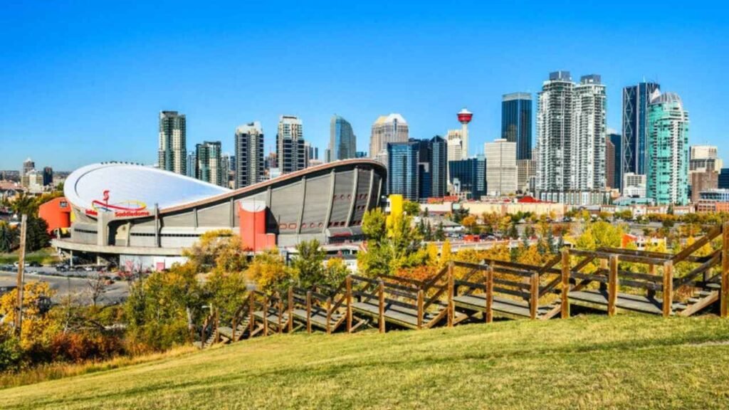 A panoramic view of Calgary's skyline, showcasing iconic structures and inviting weekend exploration.